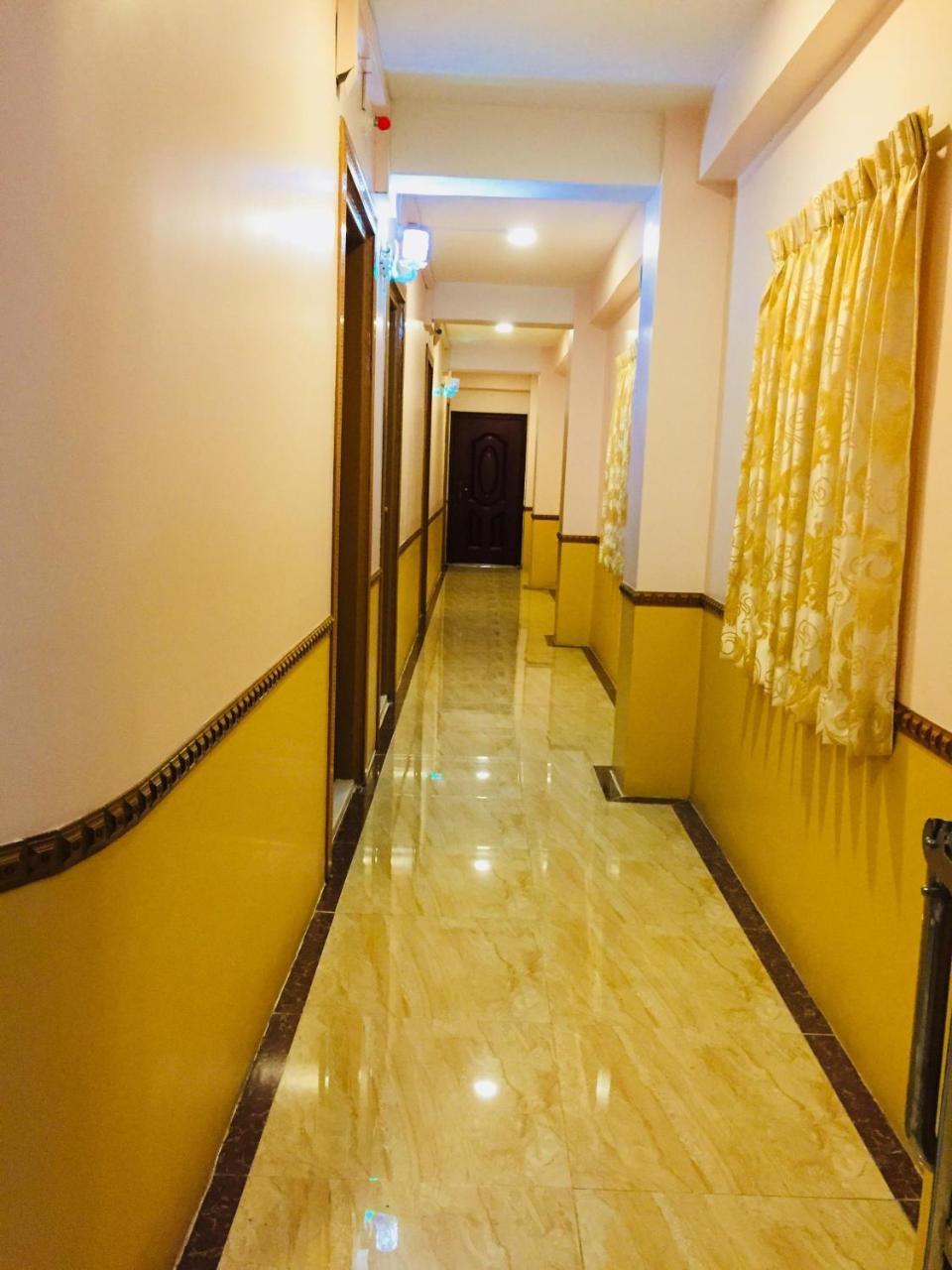 C & Y Hotel Yangon Exteriör bild