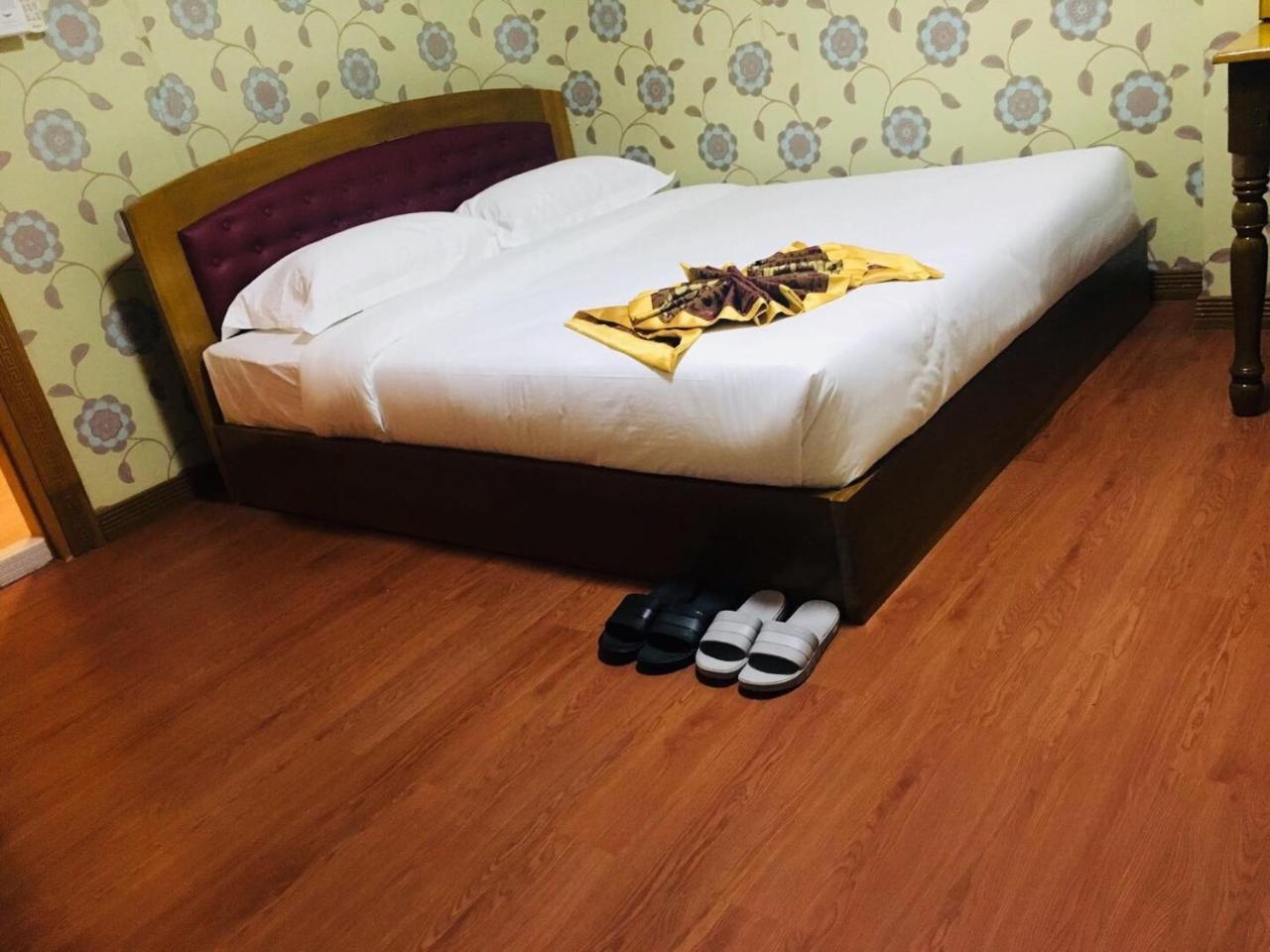C & Y Hotel Yangon Exteriör bild