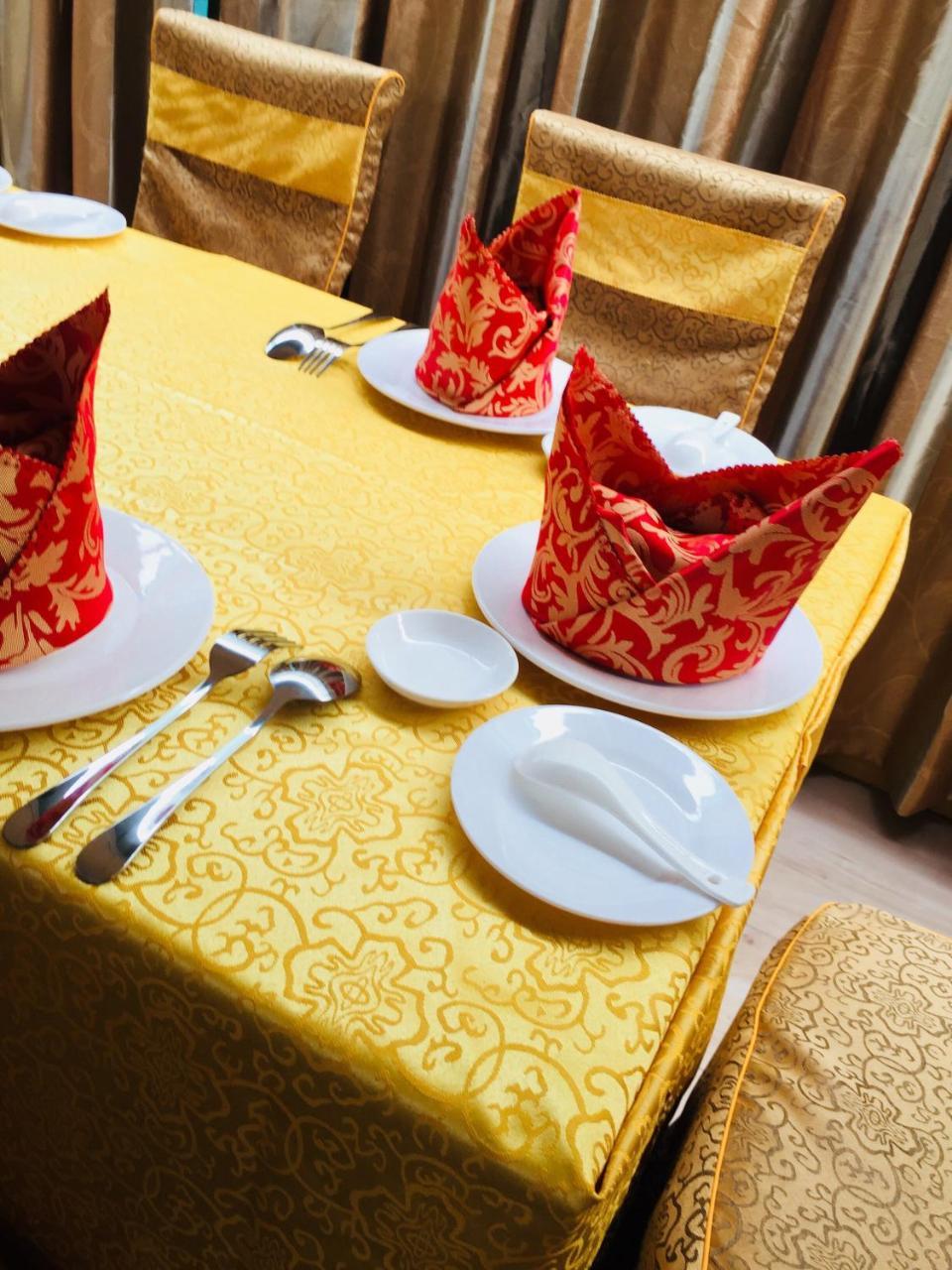 C & Y Hotel Yangon Exteriör bild