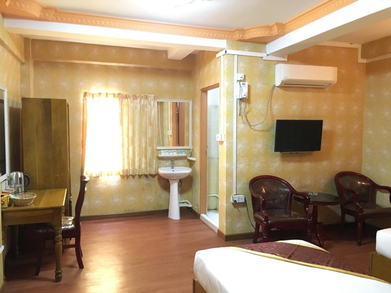 C & Y Hotel Yangon Exteriör bild